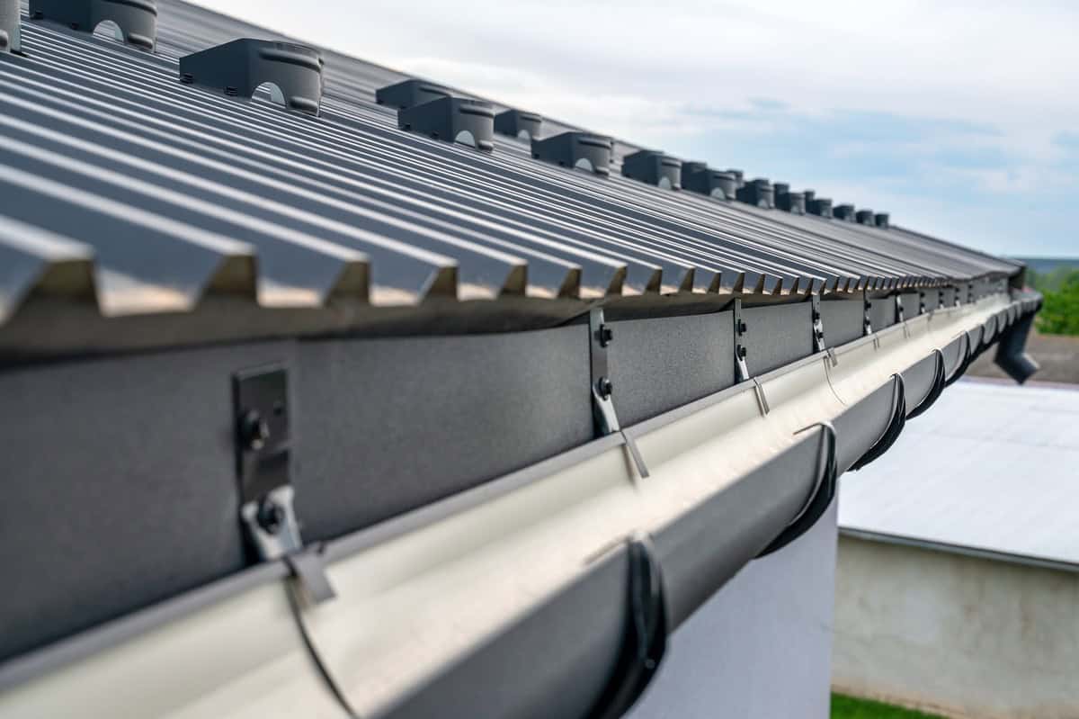 Máng Xối: Lựa Chọn Loại Tôn Và Lắp Đặt Đúng Cách Nhằm Để Đảm Bảo Hiệu Quả Thoát Nước 1 Máng xối có tác dụng giúp thoát nước cho mái nhà