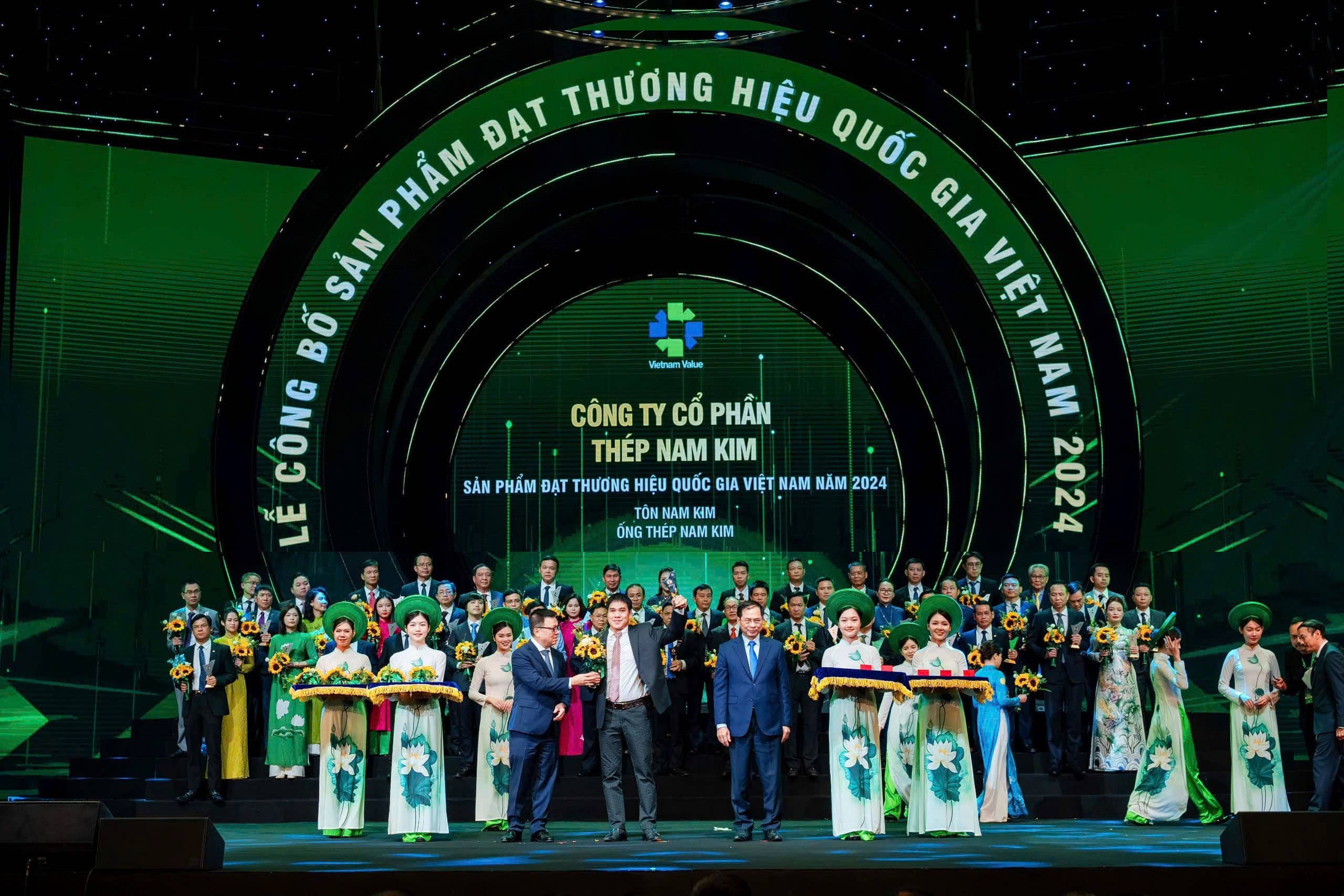 NAM KIM STEEL CONTINUES TO BE HONORED AS A NATIONAL BRAND FOR THE 2024-2026 PERIOD 2 Nam Kim Steel – Proud to be a Vietnam National Brand 2024-2026