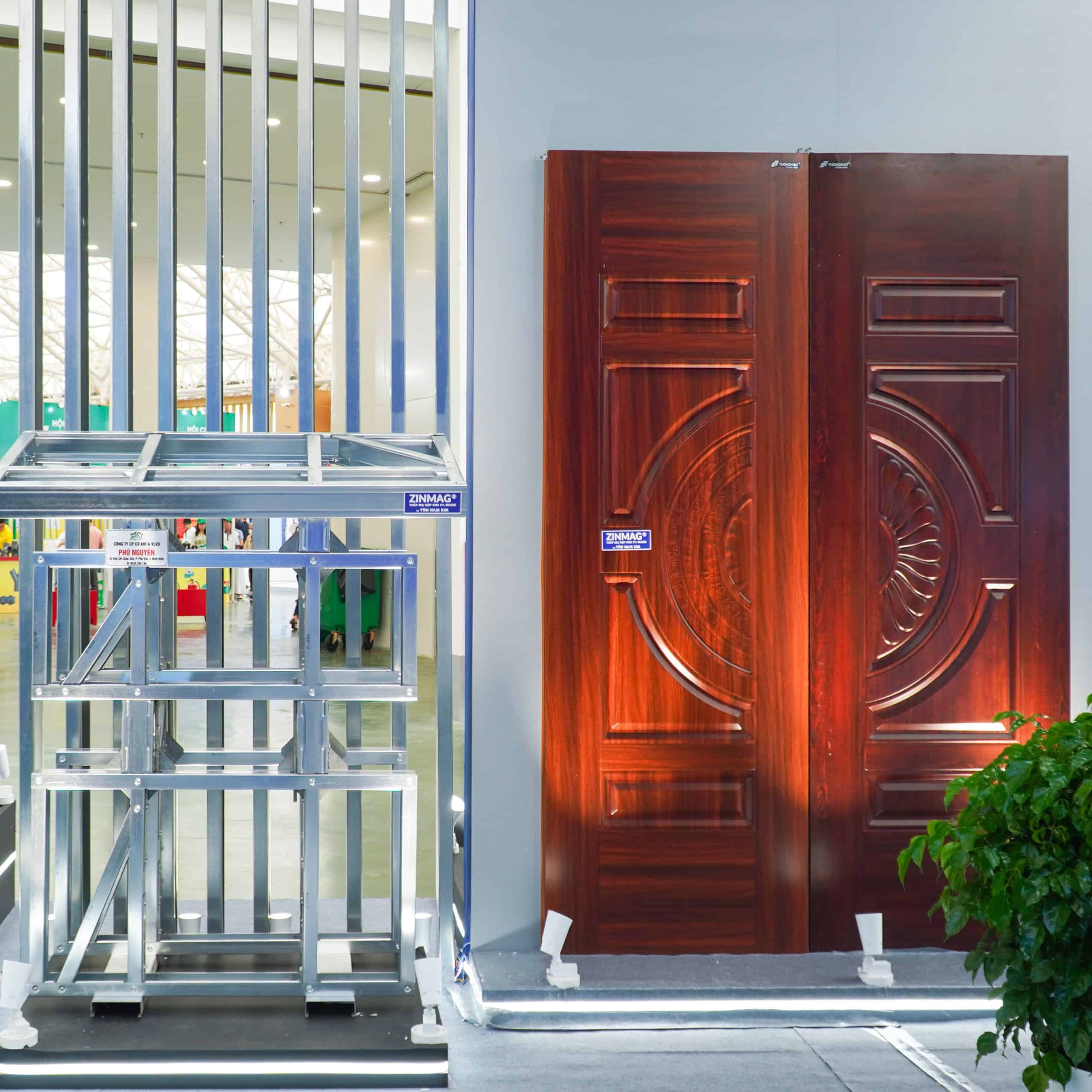 TÔN NAM KIM MANG “DẤU ẤN CÔNG TRÌNH THỰC TẾ” ĐẾN TRIỂN LÃM MÙA THU 2025 4 DSC01049 scaled