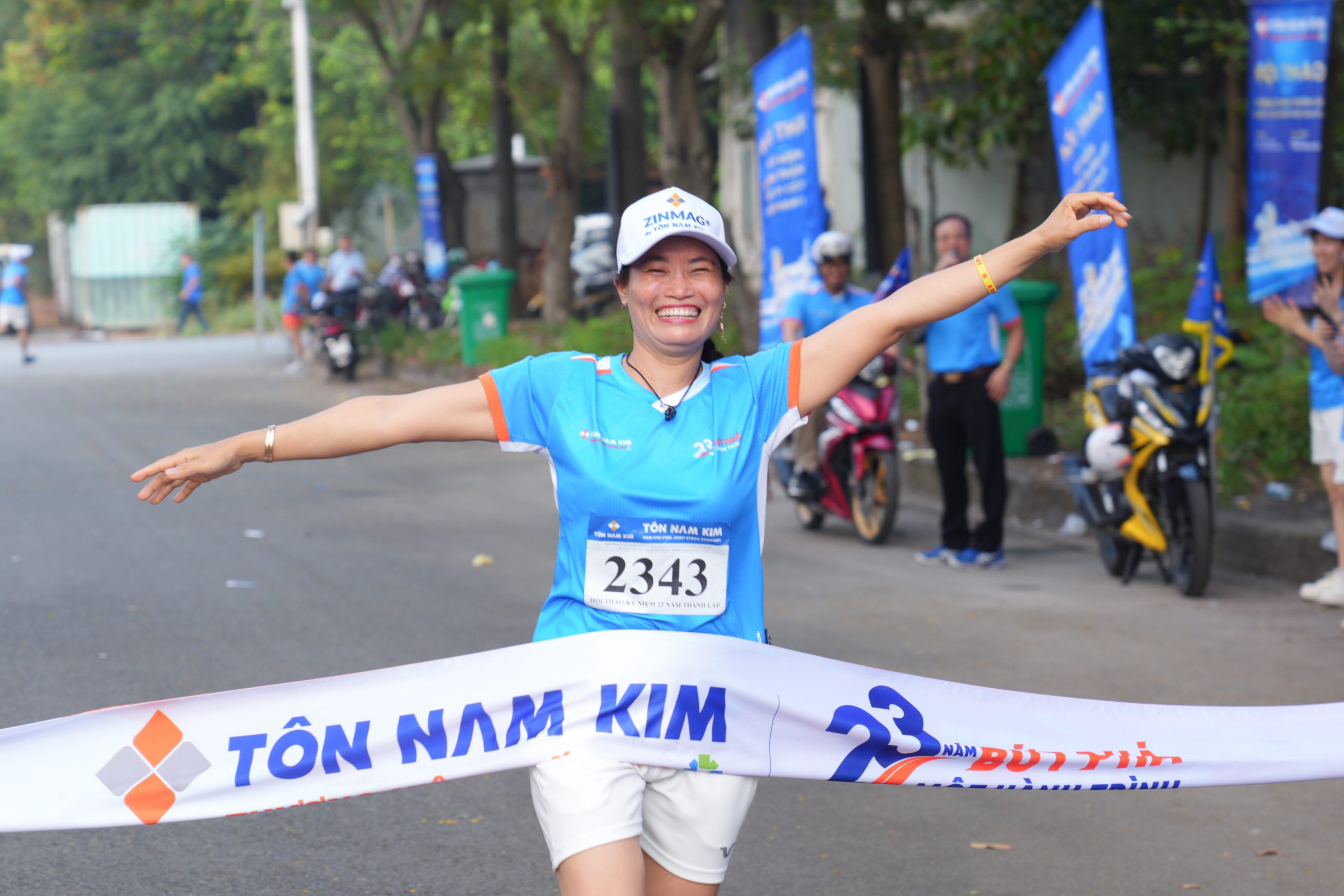 TIẾP LỬA KHÍ THẾ – BỨT PHÁ ĐƯỜNG CHẠY HỘI THAO TÔN NAM KIM 2025 5 KDD07061 scaled