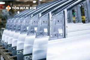 THÉP CRC LÀ GÌ? QUY TRÌNH, ỨNG DỤNG & BẢNG TRA TIÊU CHUẨN 5 Thép CRC ứng dụng ngành công nghiệp ô tô